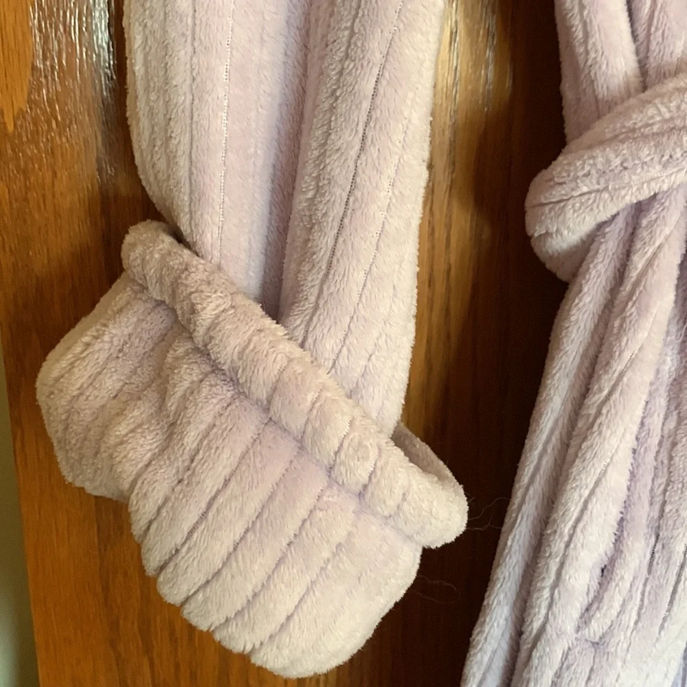 Robe - Picture 4 of 4